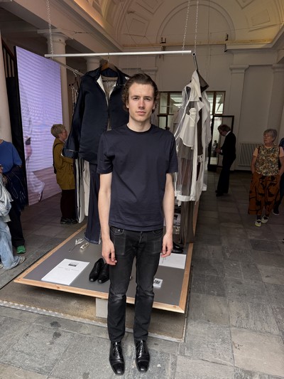 Student Vincent Körber in front of his graduation collection. - © System Magazine