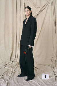 The Runway Questionnaire: Eliza Douglas - © System Magazine