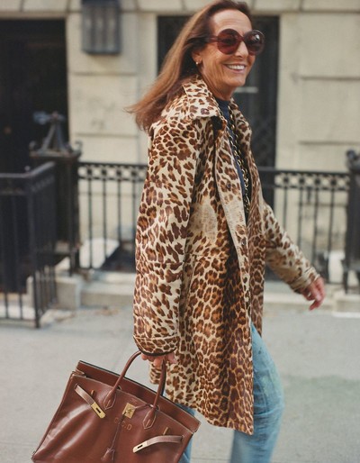 Questionnaire. Carlyne Cerf de Dudzeele. - © System Magazine