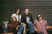 The Sorrentis. - © From left to right: Gray, Vanina, Francesca and Mario., System Magazine