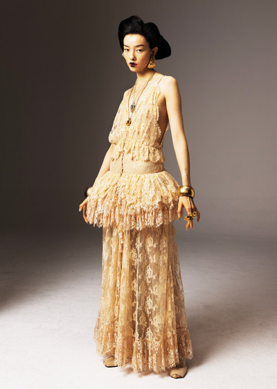 Zhong Lin. - © Dress and necklace by Chlo&eacute;, earrings, ear cuff and ring by Schiaparelli, and shoes by Courr&egrave;ges., System Magazine