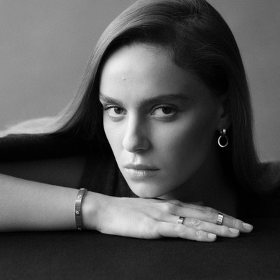 Cartier LOVE Unlimited - © Angelina wears a LOVE Unlimited bracelet, diamonds, LOVE rings, classic model and LOVE earrings, multiwear., System Magazine
