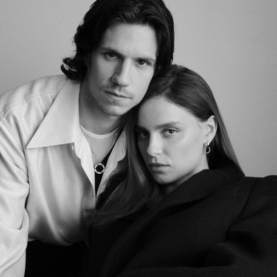 Cartier LOVE Unlimited - © Angelina wears LOVE earrings, multiwear and a coat by Ala&iuml;a.
Abraham wears a LOVE pendant, paved., System Magazine