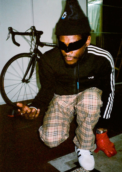Off-White. 10 × 10: Icons Reimagined. - © System Magazine