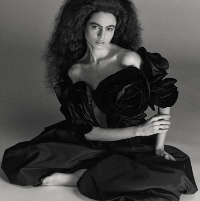 Collections. Autumn/Winter 2025-2026 - © Carol wears **Carolina Herrera**, System Magazine